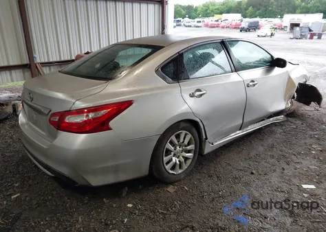2017 Nissan Altima 2.5 S z USA, uszkodzony, nr VIN 1N4AL3AP4HC234196